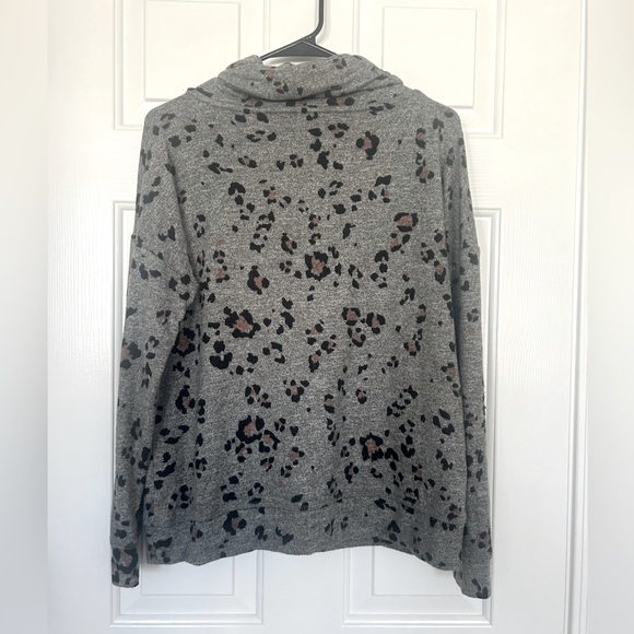 Maurices Chetah Print Sweater, Size M - Picture 2 of 4